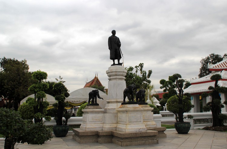 Памятник Раме II в Бангкоке