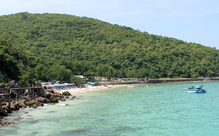 Пляж Сангван на острове Ко Лане