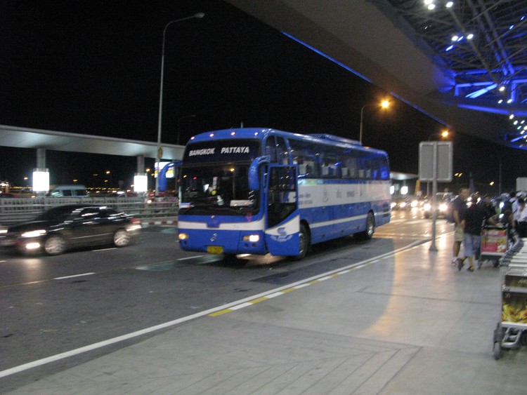 Автобус Бангкок - Паттайя в аэропорту