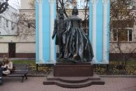 Памятник Пушкину и Гончаровой