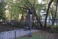 Памятник Щусеву