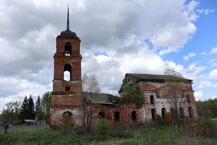 Рождественская церковь в Нелюбове