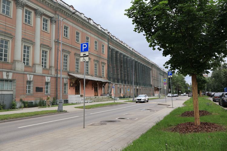 Екатерининский дворец в Лефортове