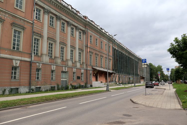 Екатерининский дворец в Лефортове