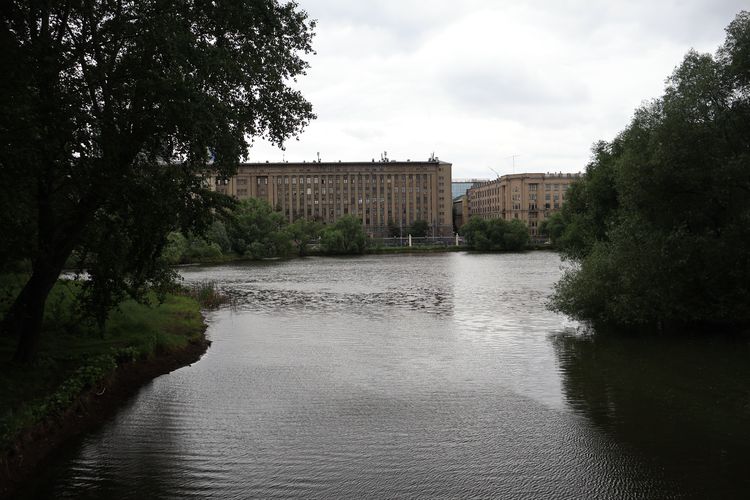 Восьмигранный пруд в Лефортовском парке