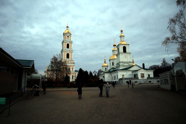 Вход в Дивеевский монастырь