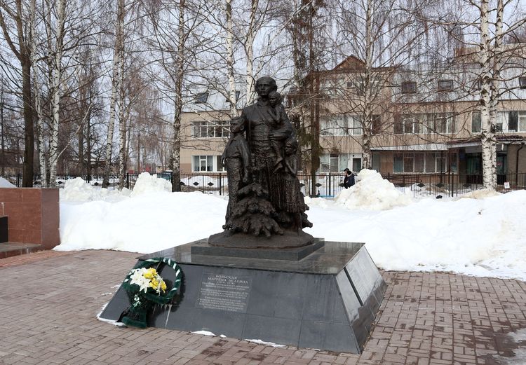 Памятник Матрёне Вольской в Городце